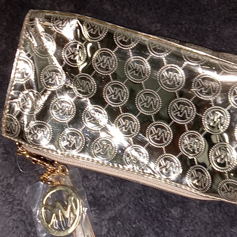 Cosmetic bag
